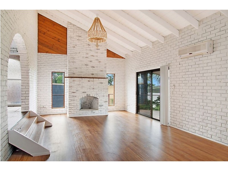 19 Broadwater Esplanade, Bilambil Heights NSW 2486