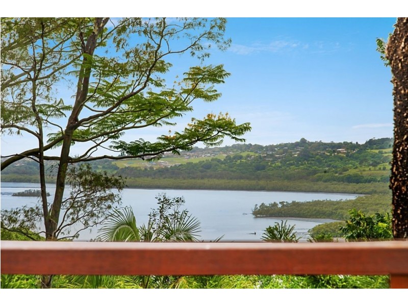 19 Broadwater Esplanade, Bilambil Heights NSW 2486