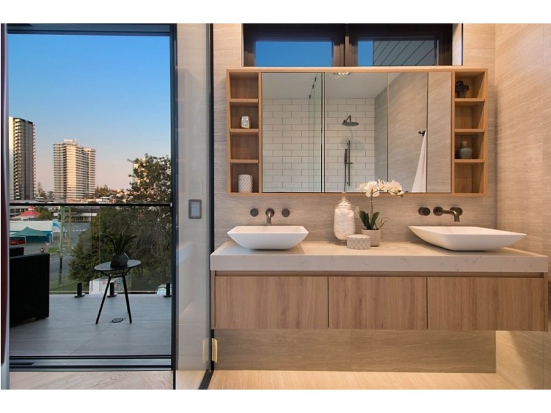 4/134 Musgrave Street, “KARMA VILLAS”, Coolangatta QLD 4225