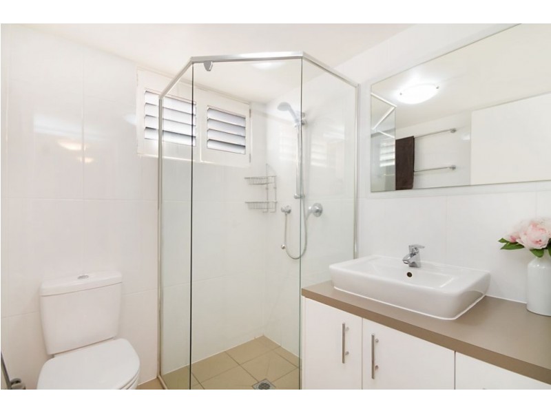 1/205 Boundary Street, Rainbow Bay QLD 4225