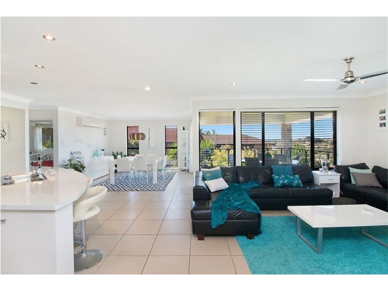 6 Mourne Terrace, Banora Point NSW 2486