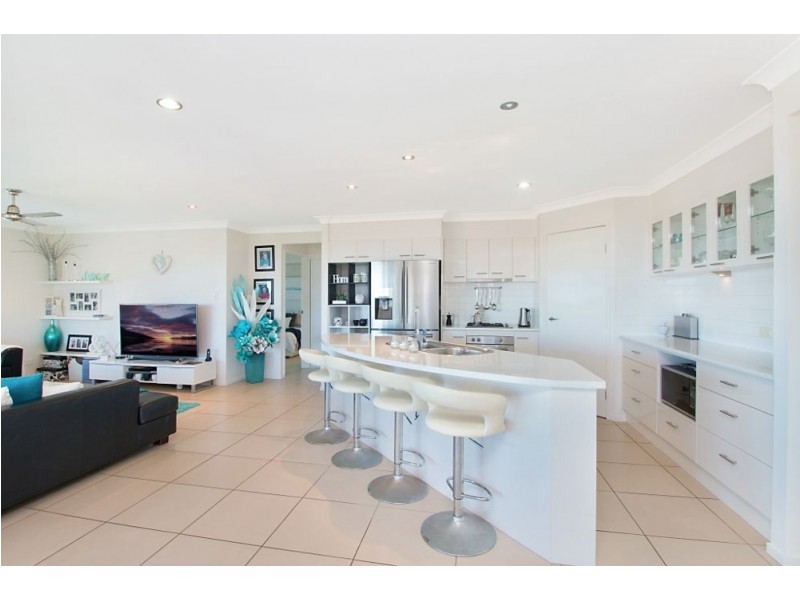6 Mourne Terrace, Banora Point NSW 2486