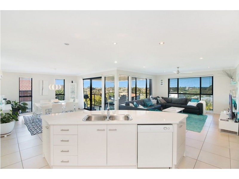 6 Mourne Terrace, Banora Point NSW 2486