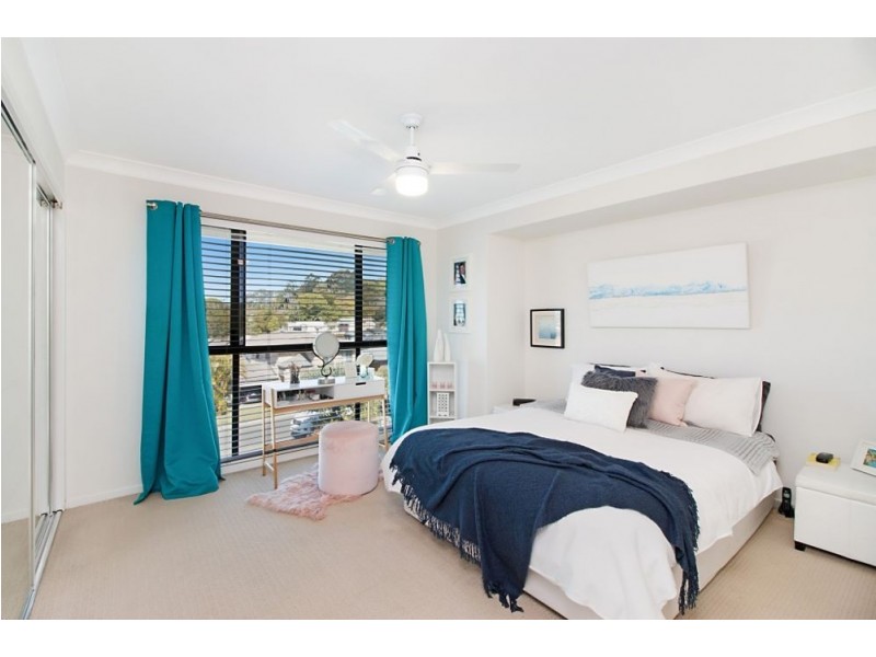 6 Mourne Terrace, Banora Point NSW 2486