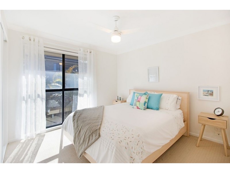 6 Mourne Terrace, Banora Point NSW 2486