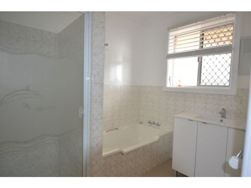 25 Walter Crescent, Banora Point NSW 2486