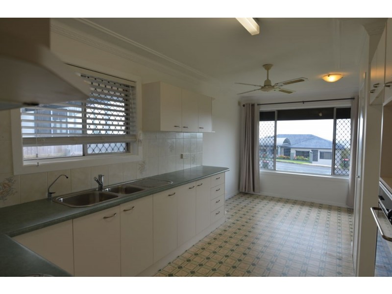 25 Walter Crescent, Banora Point NSW 2486