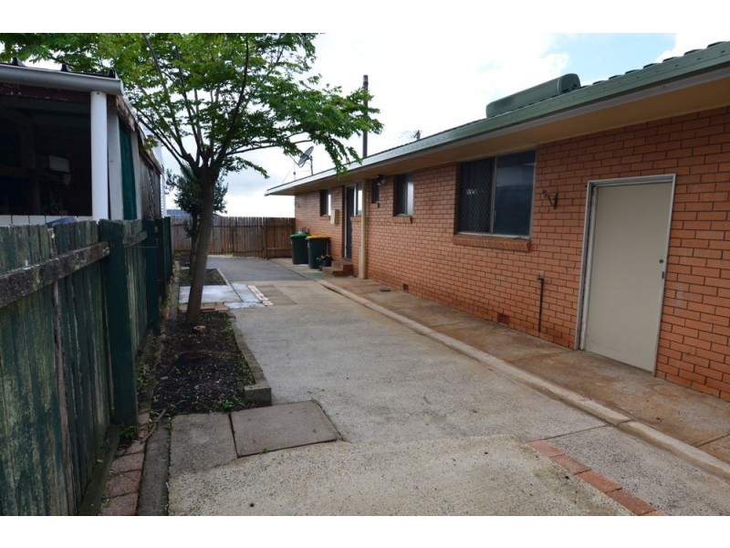 25 Walter Crescent, Banora Point NSW 2486