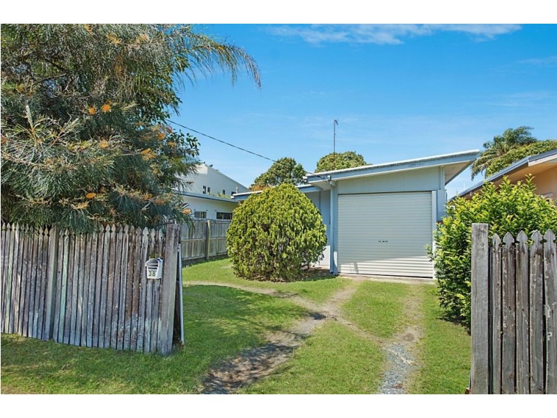 38 Twenty-Fifth Avenue, Palm Beach QLD 4221