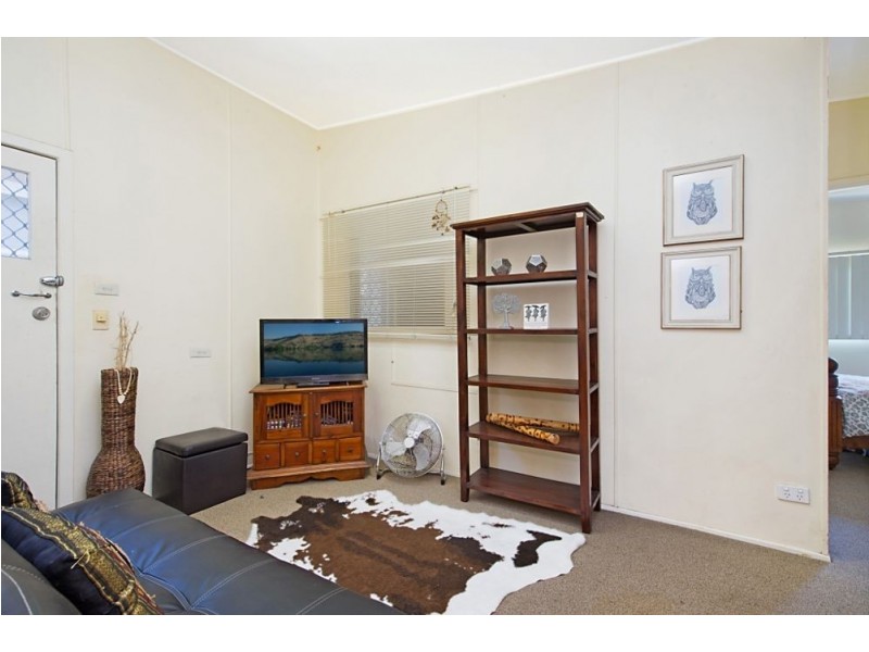 38 Twenty-Fifth Avenue, Palm Beach QLD 4221