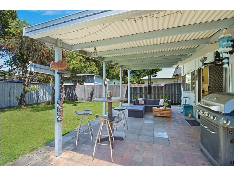 38 Twenty-Fifth Avenue, Palm Beach QLD 4221