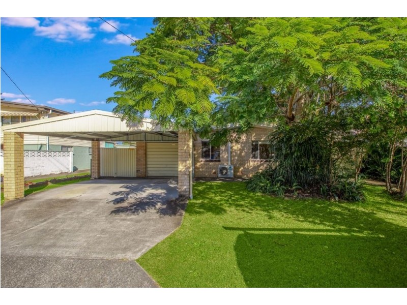 18 Flores Avenue, Palm Beach QLD 4221