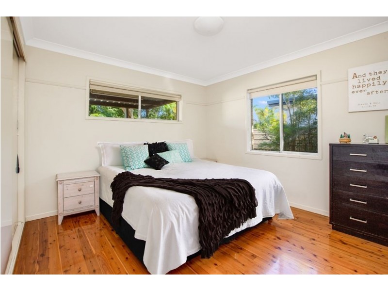 18 Flores Avenue, Palm Beach QLD 4221