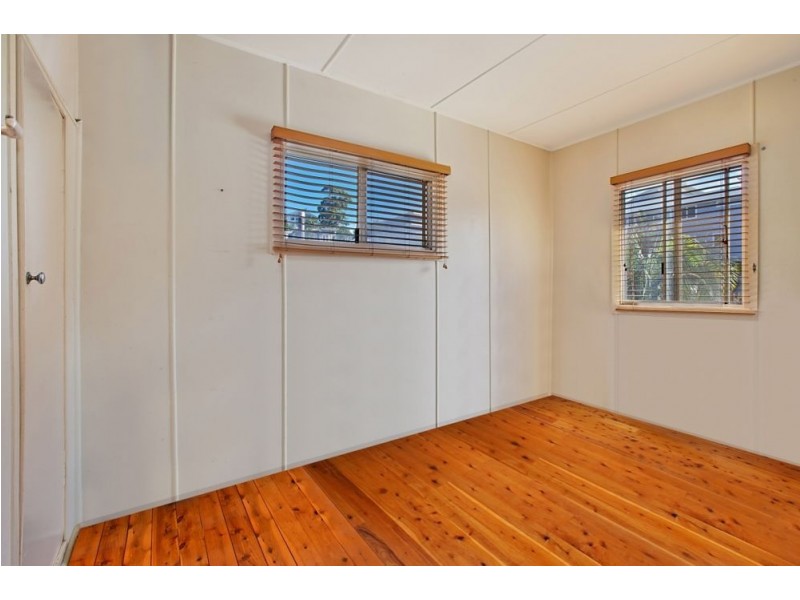 2/25 Stapylton Street, Coolangatta QLD 4225