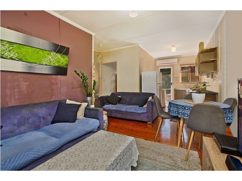 2/25 Stapylton Street, Coolangatta QLD 4225