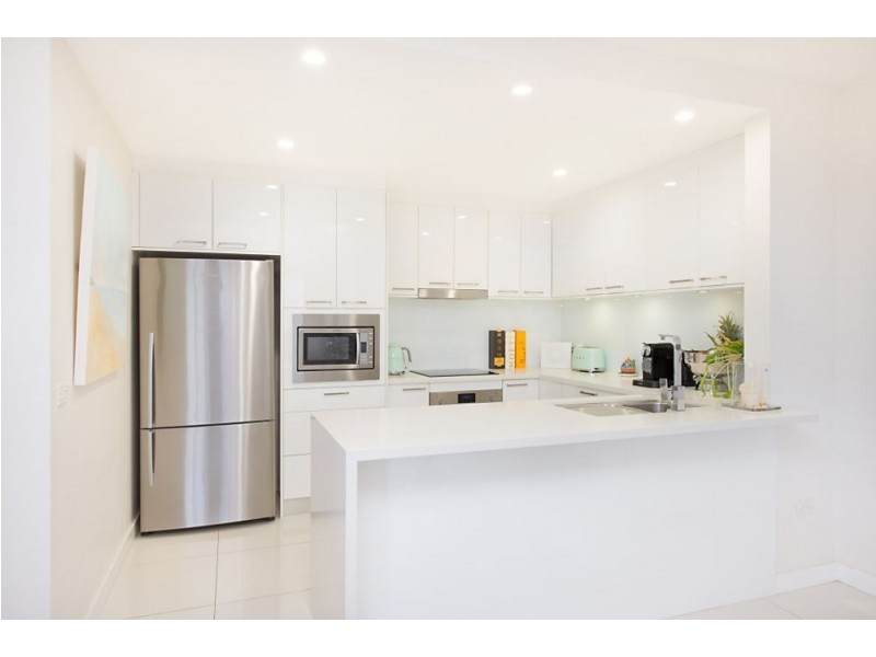 8/15-17 South Street, Kirra QLD 4225