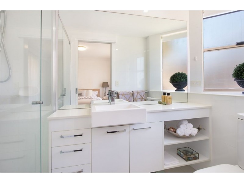 8/15-17 South Street, Kirra QLD 4225