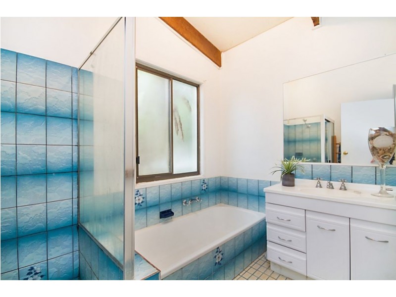 36 Broadwater Esplanade, Bilambil Heights NSW 2486