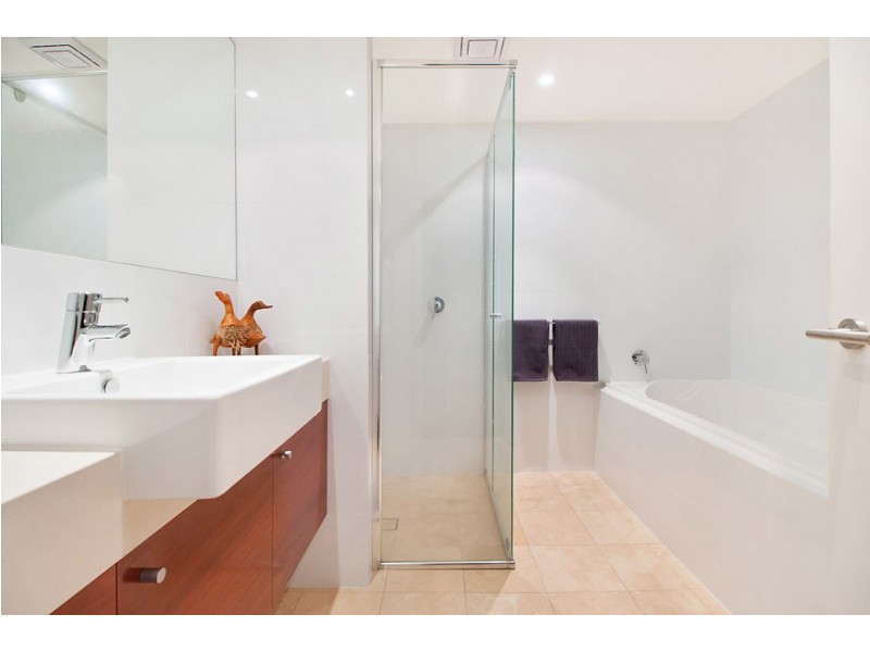 13/2-4 Boundary Lane, Rainbow Bay QLD 4225