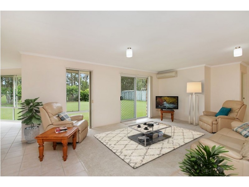 27 Foxhill Place, Banora Point NSW 2486