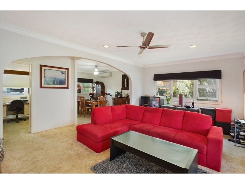 33 Rutledge Street, Coolangatta QLD 4225