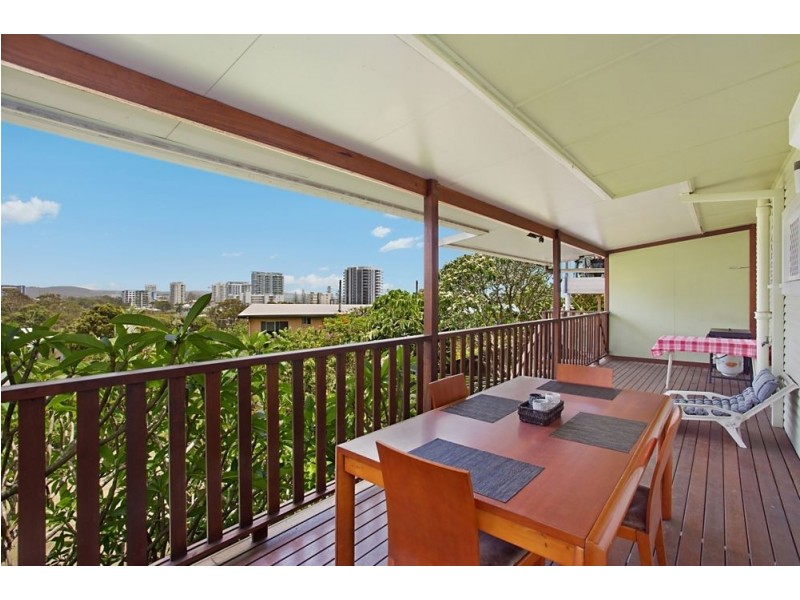 33 Rutledge Street, Coolangatta QLD 4225