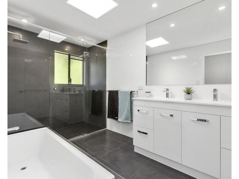 5 Simpson Drive, Bilambil Heights NSW 2486