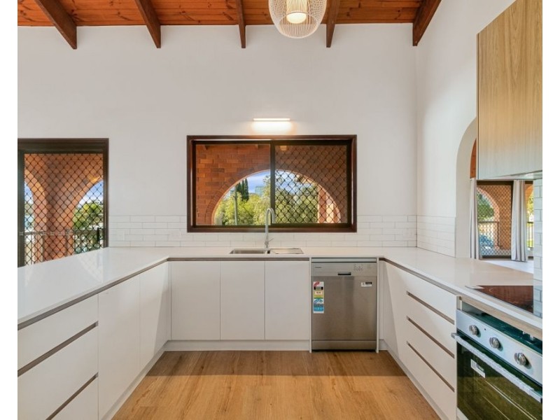 6 Stapylton Street, Coolangatta QLD 4225