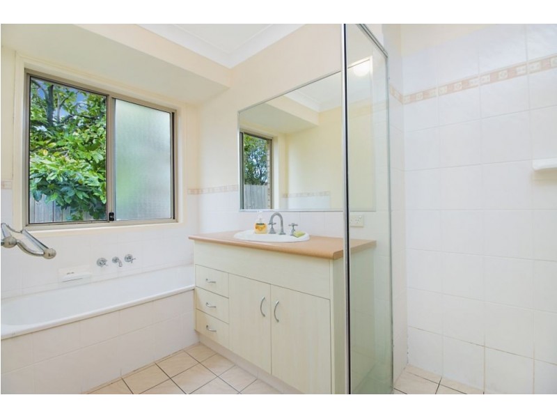 7 Greendale Place, Banora Point NSW 2486