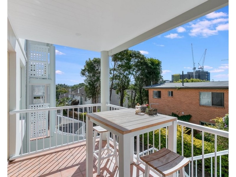 2/34 Miles Street, Coolangatta QLD 4225