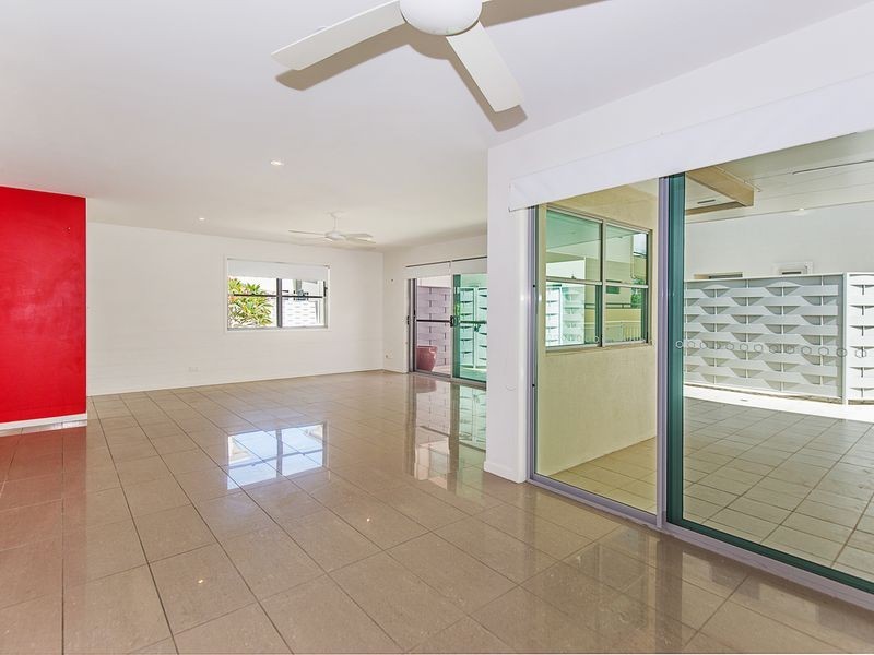 8/41-43 Dixon Street, Coolangatta QLD 4225