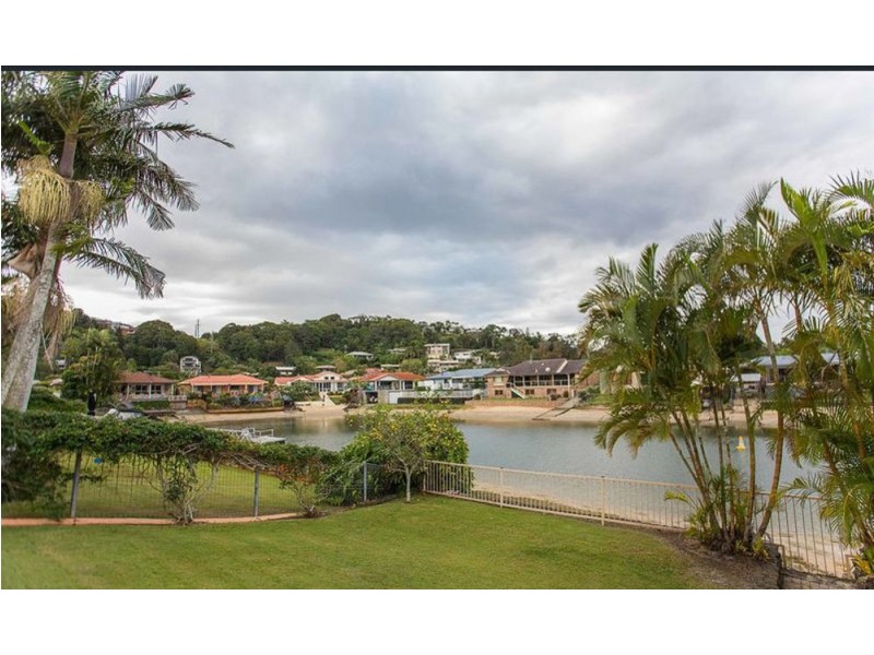 9 Captains Way, Banora Point NSW 2486