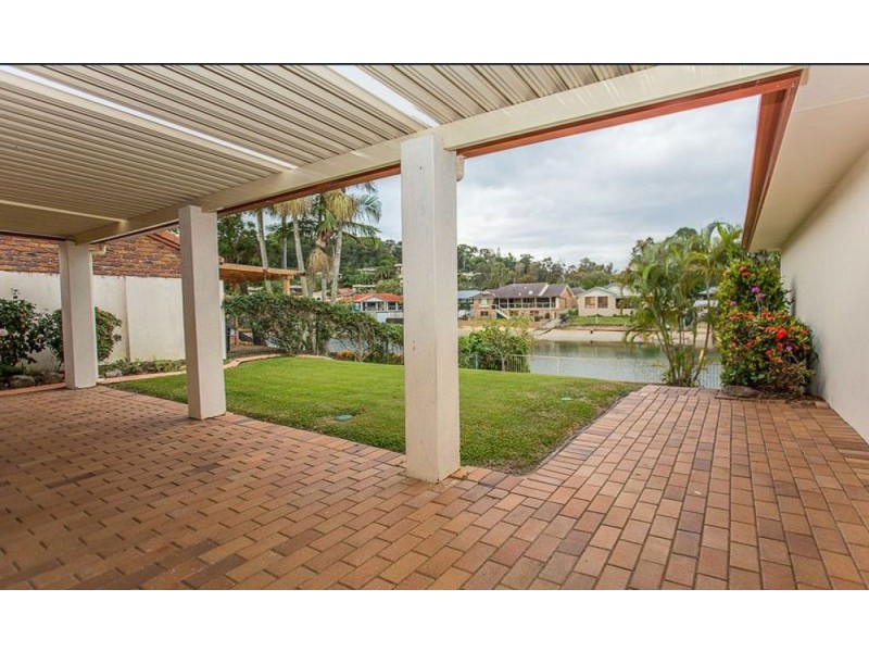 9 Captains Way, Banora Point NSW 2486