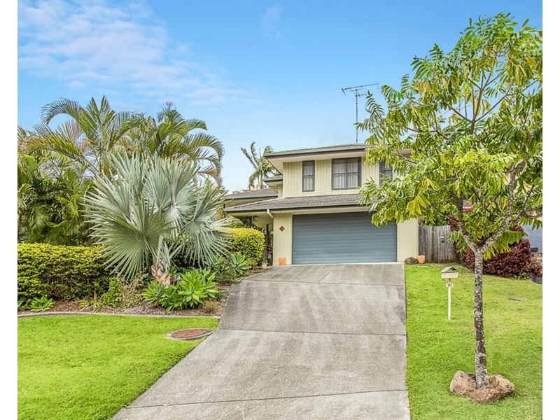 27 Grassmere Court, Banora Point NSW 2486