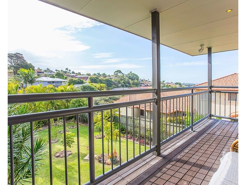 27 Grassmere Court, Banora Point NSW 2486