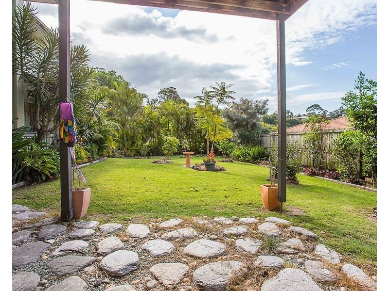 27 Grassmere Court, Banora Point NSW 2486
