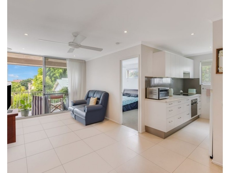 16/28 Miles Street, Coolangatta QLD 4225