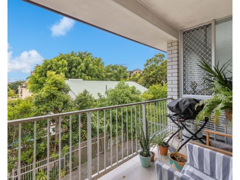 16/28 Miles Street, Coolangatta QLD 4225