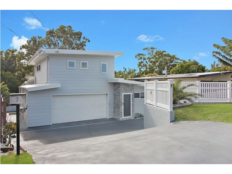 7 Winders Avenue, Tugun QLD 4224