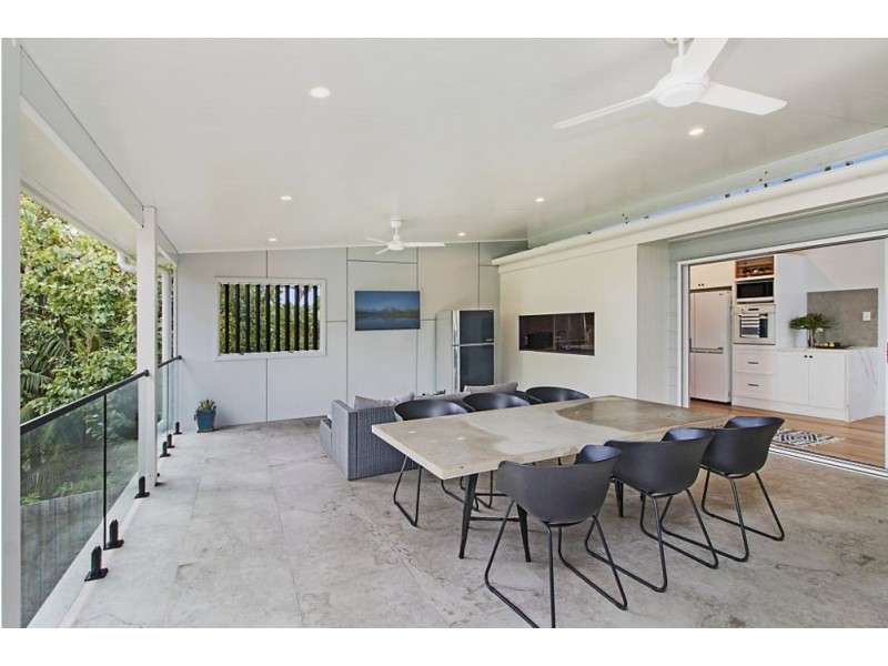 7 Winders Avenue, Tugun QLD 4224