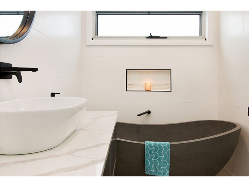 7 Winders Avenue, Tugun QLD 4224