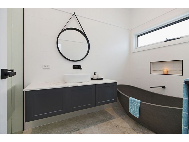 7 Winders Avenue, Tugun QLD 4224