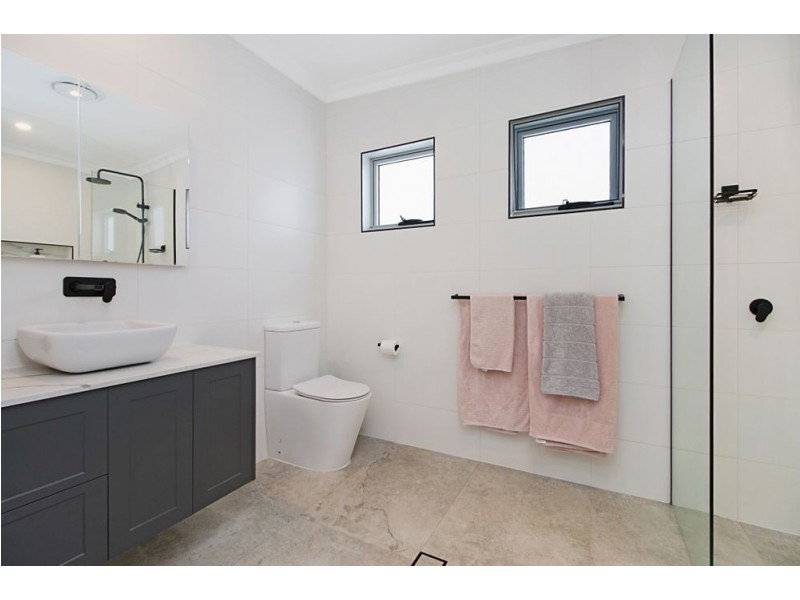 7 Winders Avenue, Tugun QLD 4224