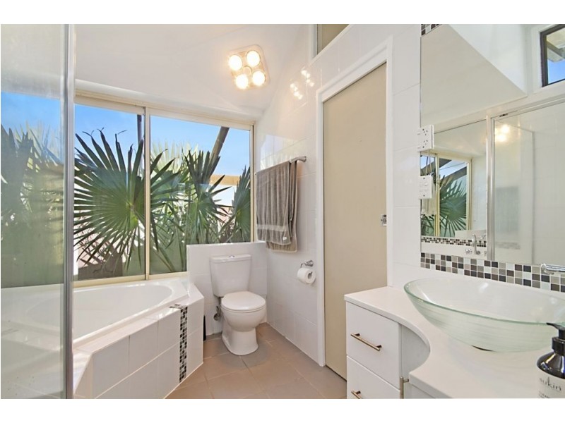 25 Fingal Road, Fingal Head NSW 2487