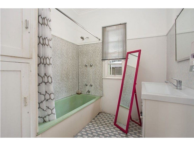 19 Appel Street, Kirra QLD 4225