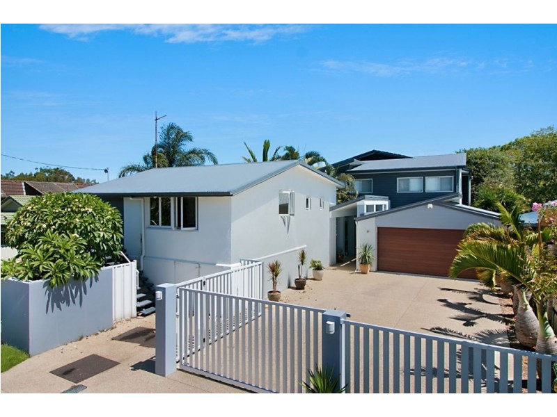4 Bolton Street, Kirra QLD 4225