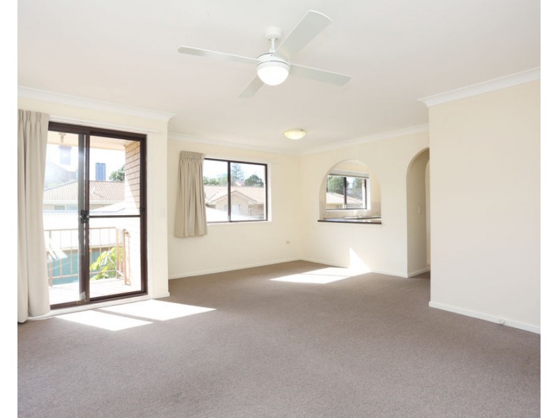 2/76 McLean Street, Coolangatta QLD 4225