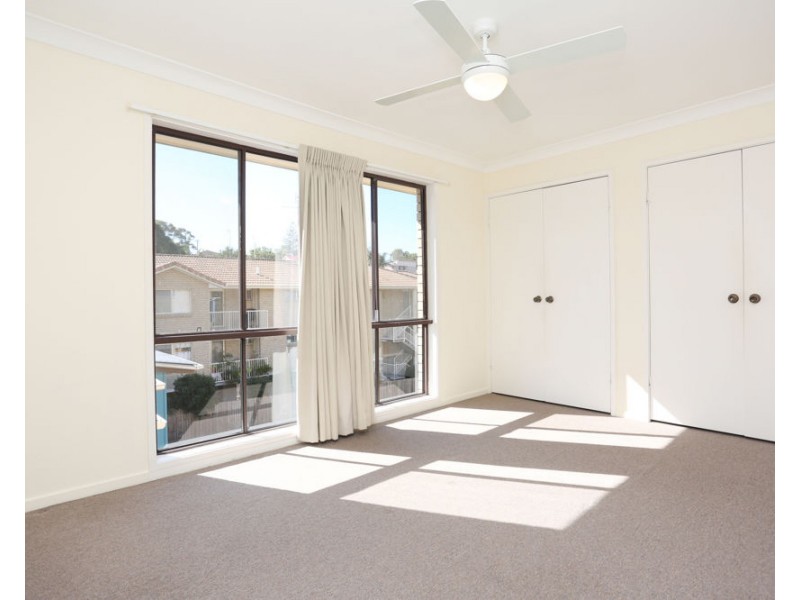 2/76 McLean Street, Coolangatta QLD 4225
