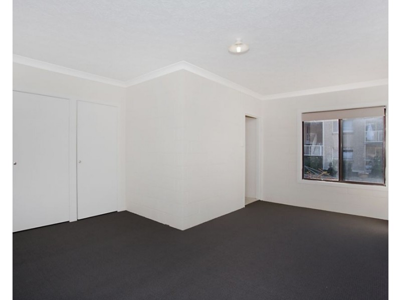 1/76 McLean Street, Coolangatta QLD 4225