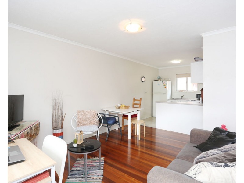 4/16 Haig Street, Kirra QLD 4225